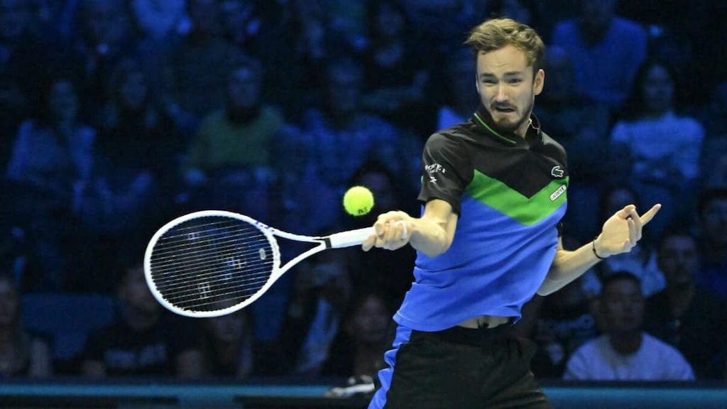 Daniil Medvedev vs Alexander Zverev Prediction & Picks: Will Daniil Dazzle Again in Turin? cover