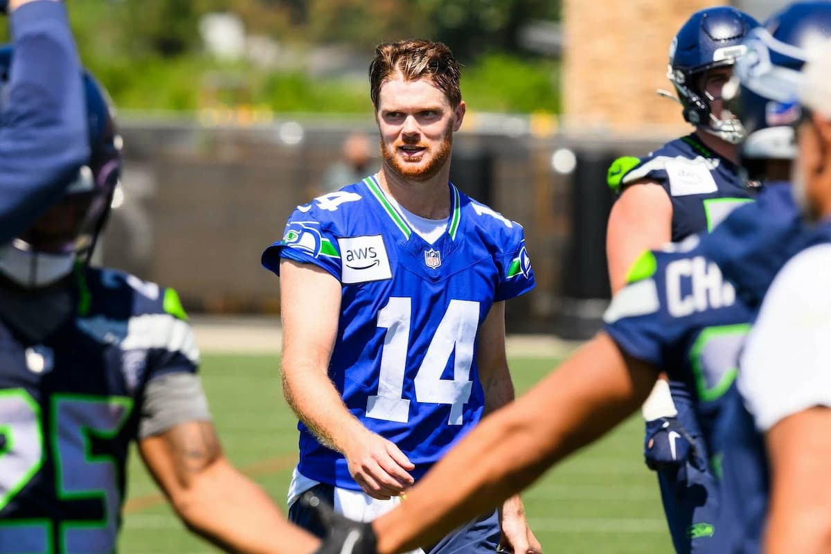 Sam Darnold gets the start tonight for the Seahawks - Chiefs Seahawks Picks
