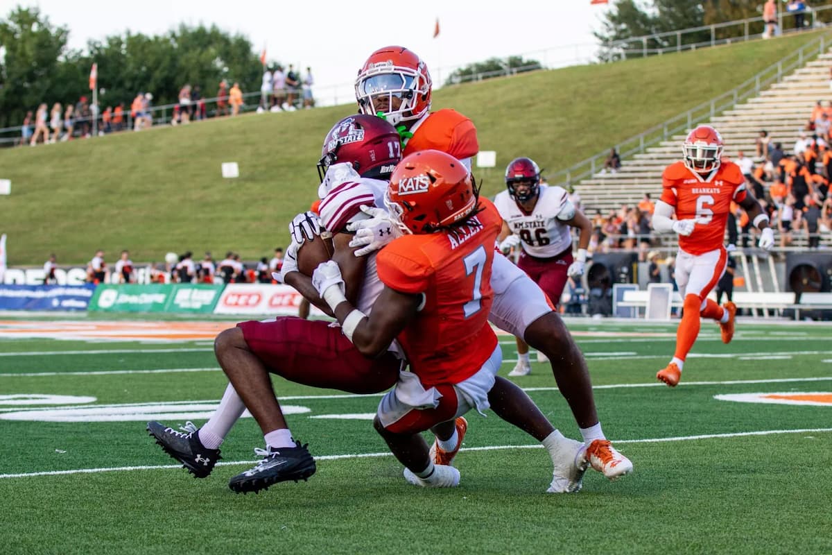 Sam Houston's defense ranked top 20 last season in points allowed - Sam Houston Western Kentucky Picks