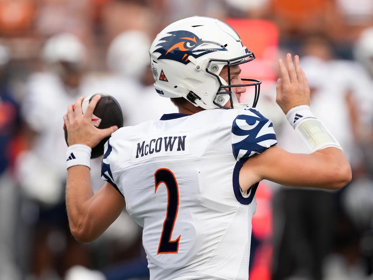 Owen McCown leads the Roadrunners for a second straight year - UTSA Texas A&M Picks