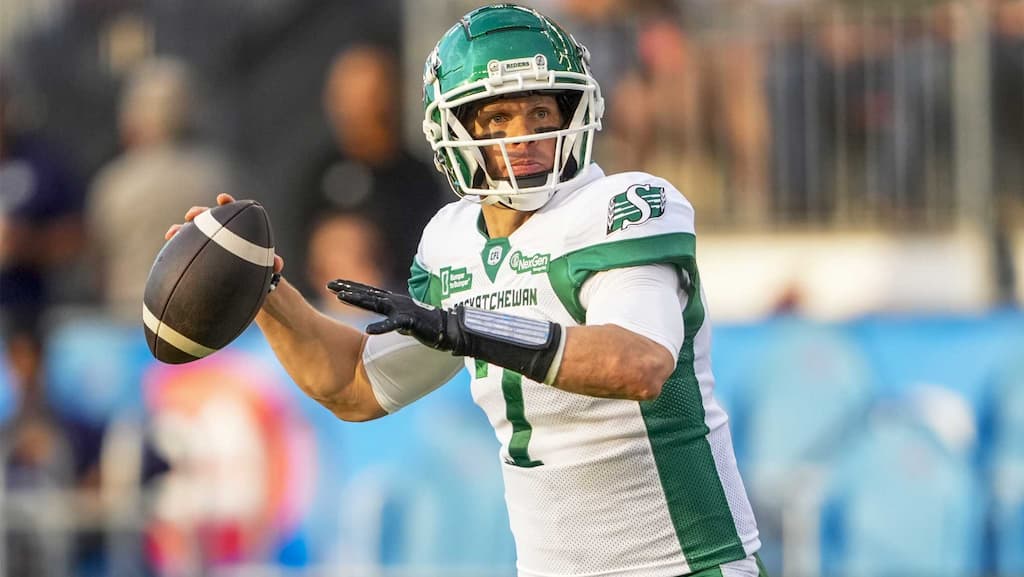Saskatchewan Roughriders QB Trevor Harris - Winnipeg Blue Bombers vs. Saskatchewan Roughriders CFL Week 13 Prediction & Picks (8/31)