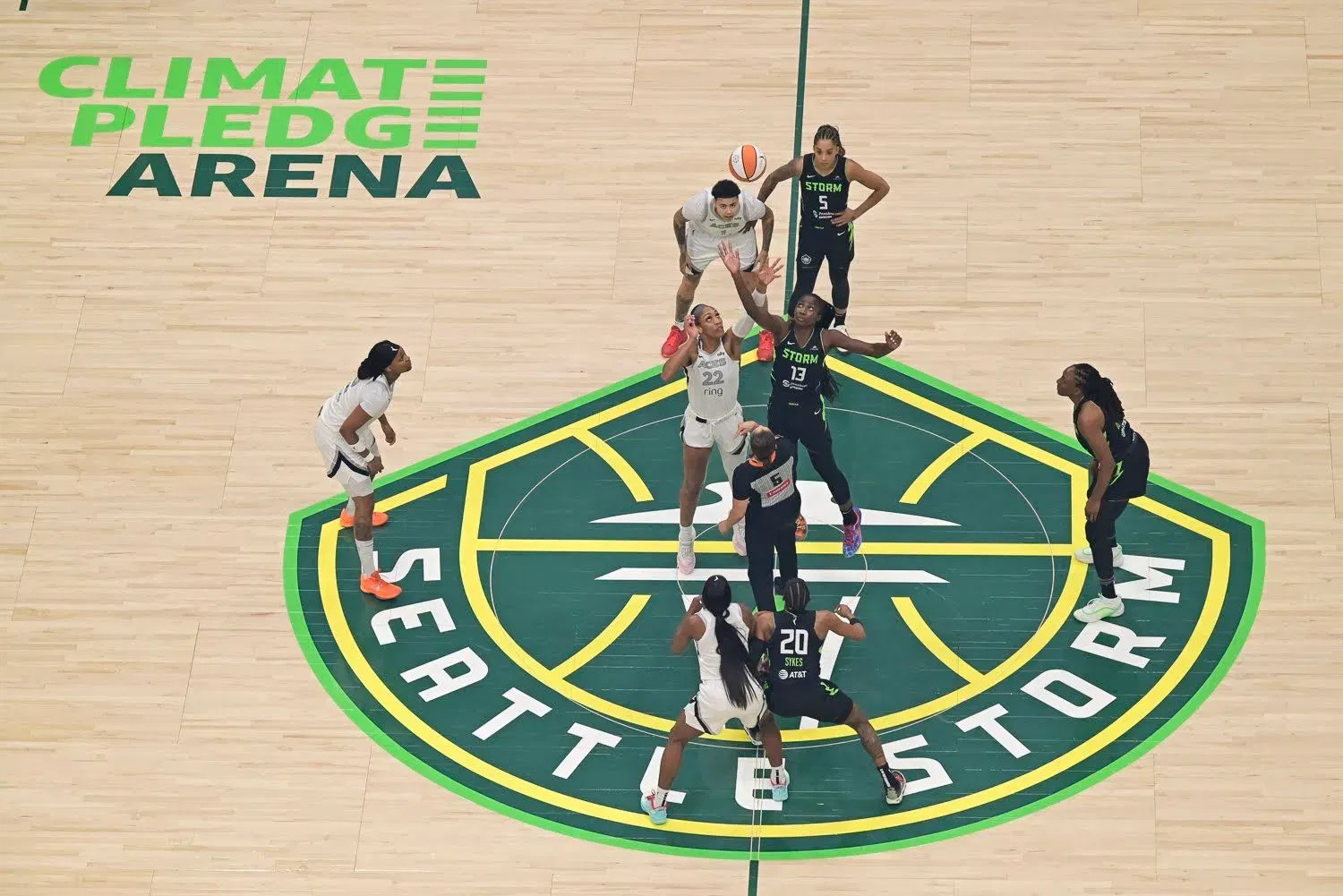 A'ja Wilson and Ezi Magbegor