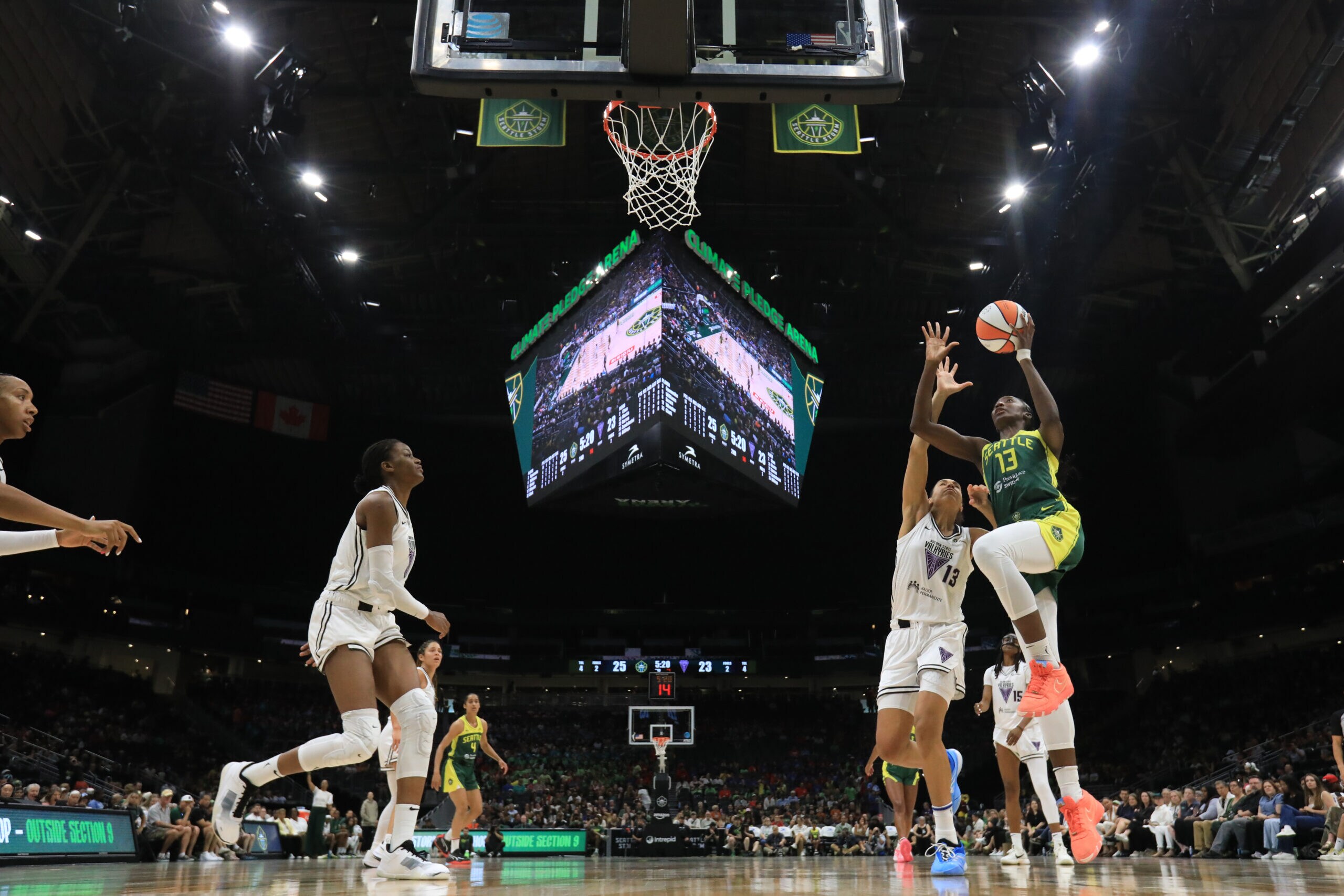 Ezi Magbegor and Janelle Salaun