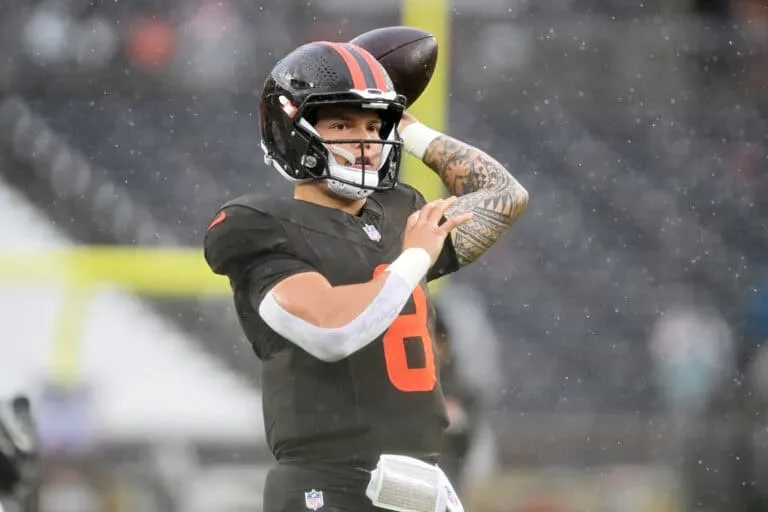 Check out how we're betting this NFL Week 8 matchup, with our New England Patriots vs Cleveland Browns preview and props.