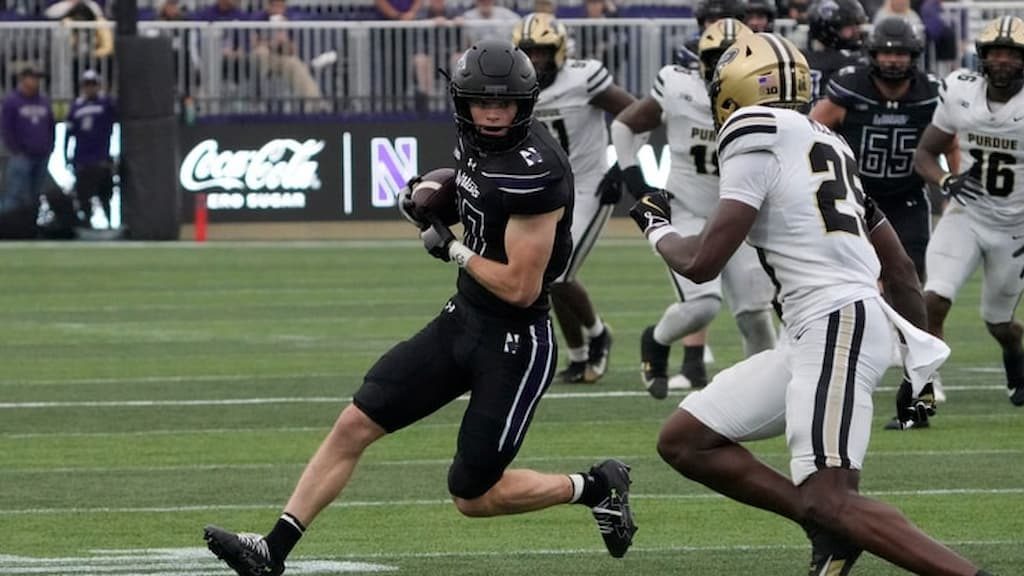 Northwestern wide receiver Griffin Wilde (#17) - Northwestern vs. Nebraska Prediction & Best Bets (10/25/2025)
