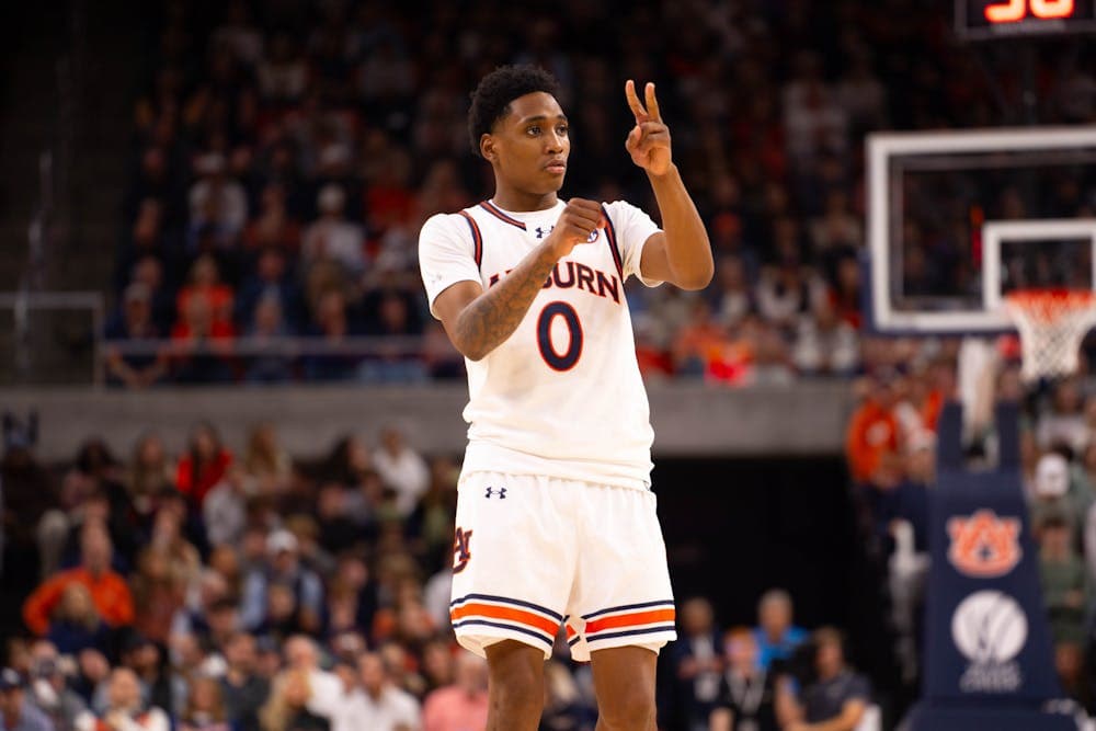 Tahaad Pettiford and the Tigers were almost upset at home in their first game of the season - Houston Auburn Picks