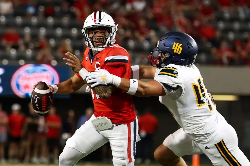 NCAAF Arizona Wildcats Noah Fifita