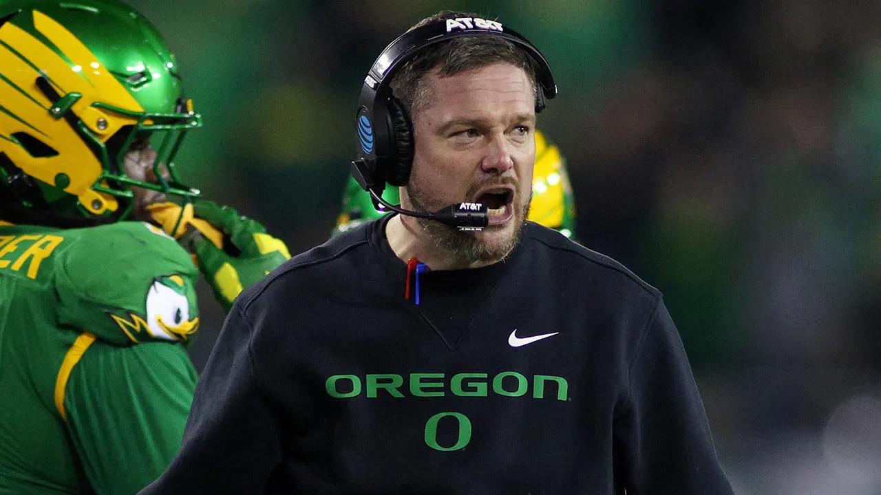 5 Oregon Vs 1 Indiana The Peach Bowl Showdown Betting News Oregon.webp