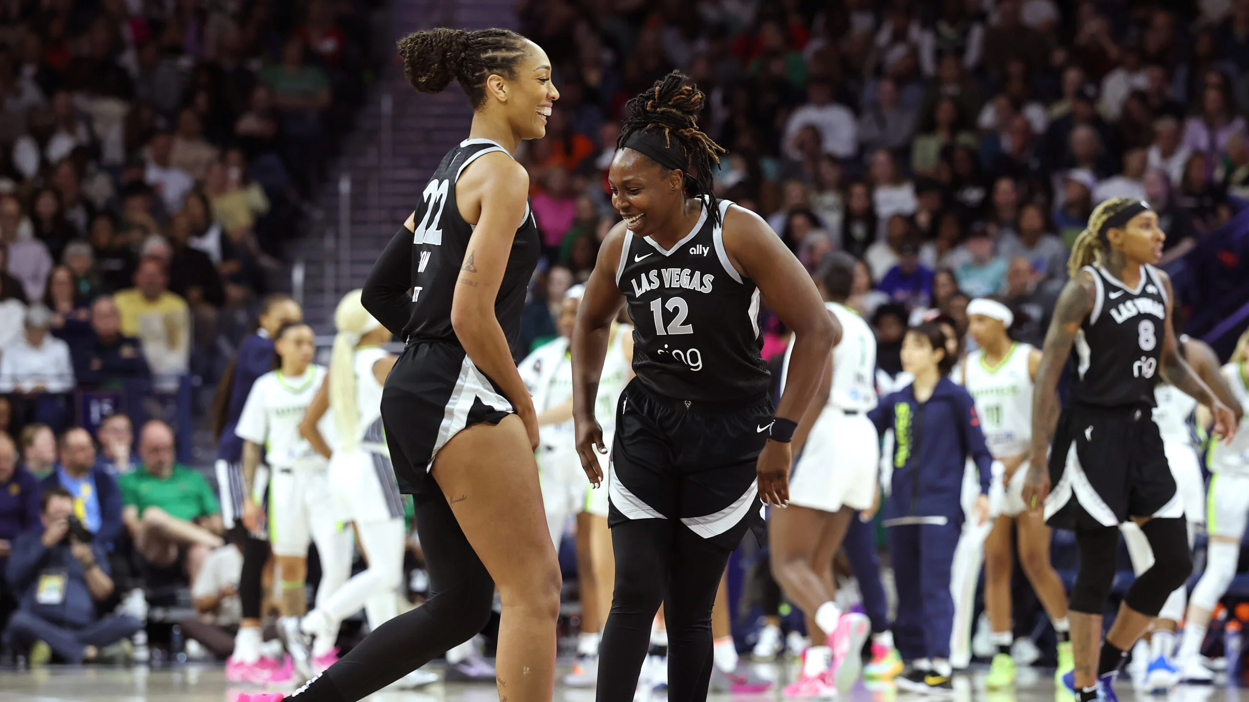 A'ja Wilson and Chelsea Gray