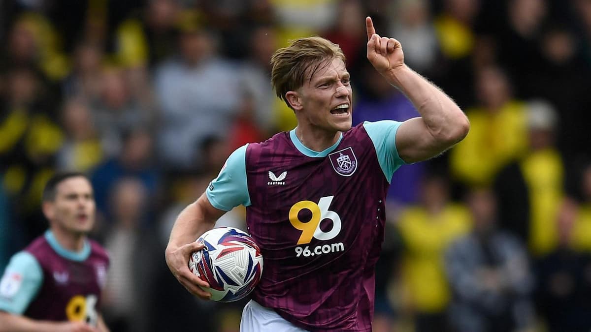 Zian Flemming has double digit goals for Burnley this season. Could he find himself playing for someone else in the EPL next year? Arsenal Burnley Picks